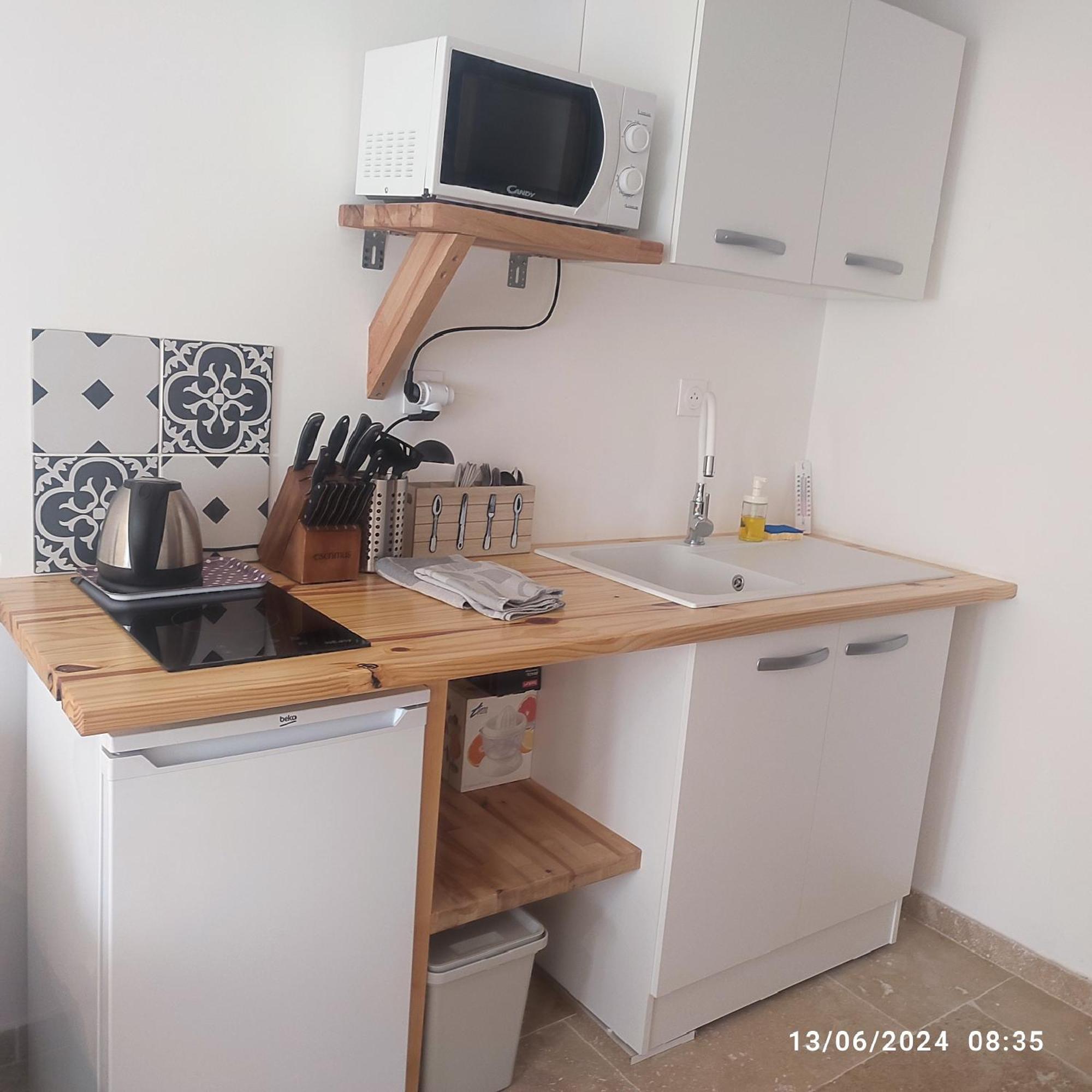 Logement Le Gabian Ampus Exterior foto