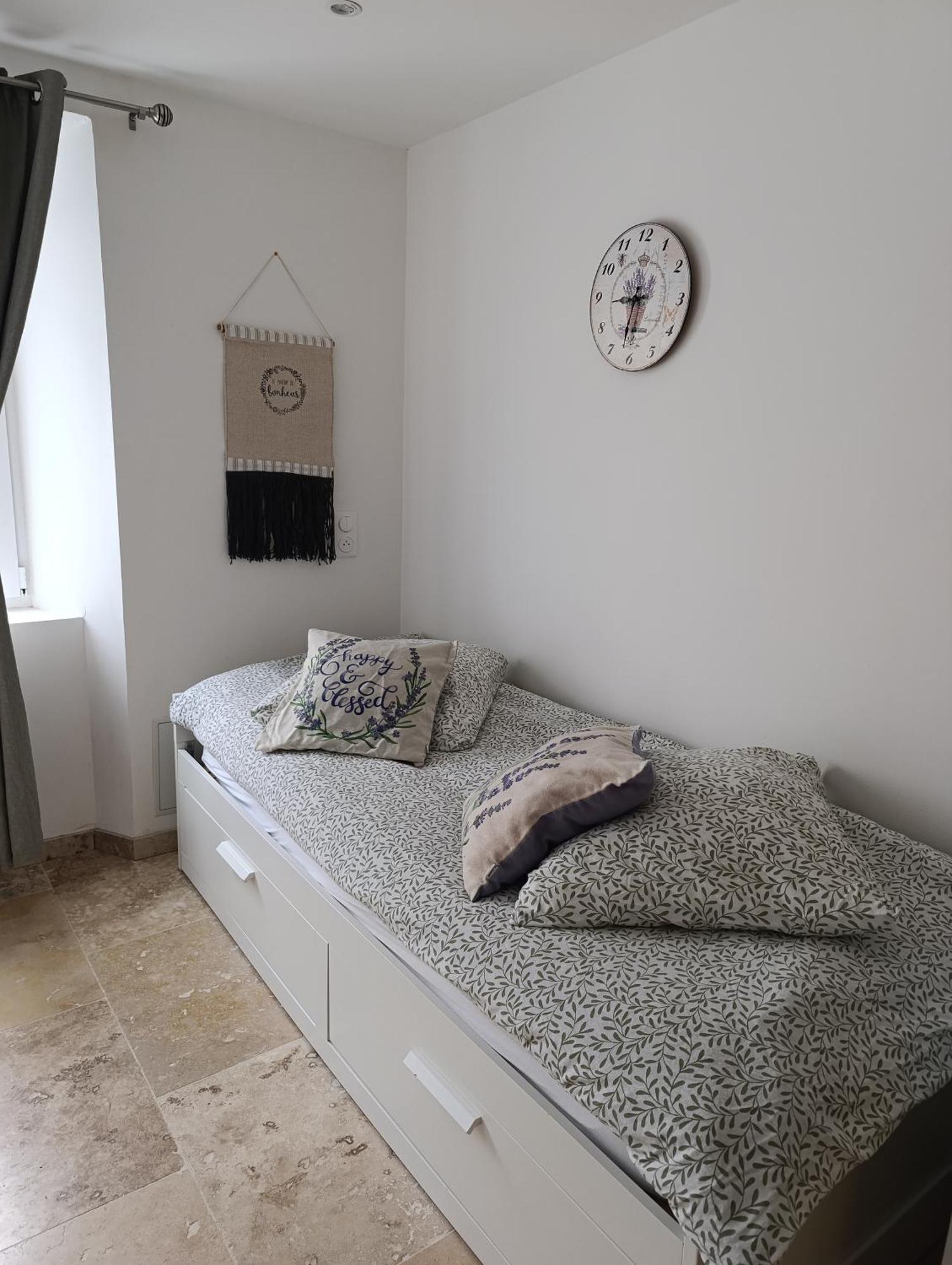 Logement Le Gabian Ampus Exterior foto