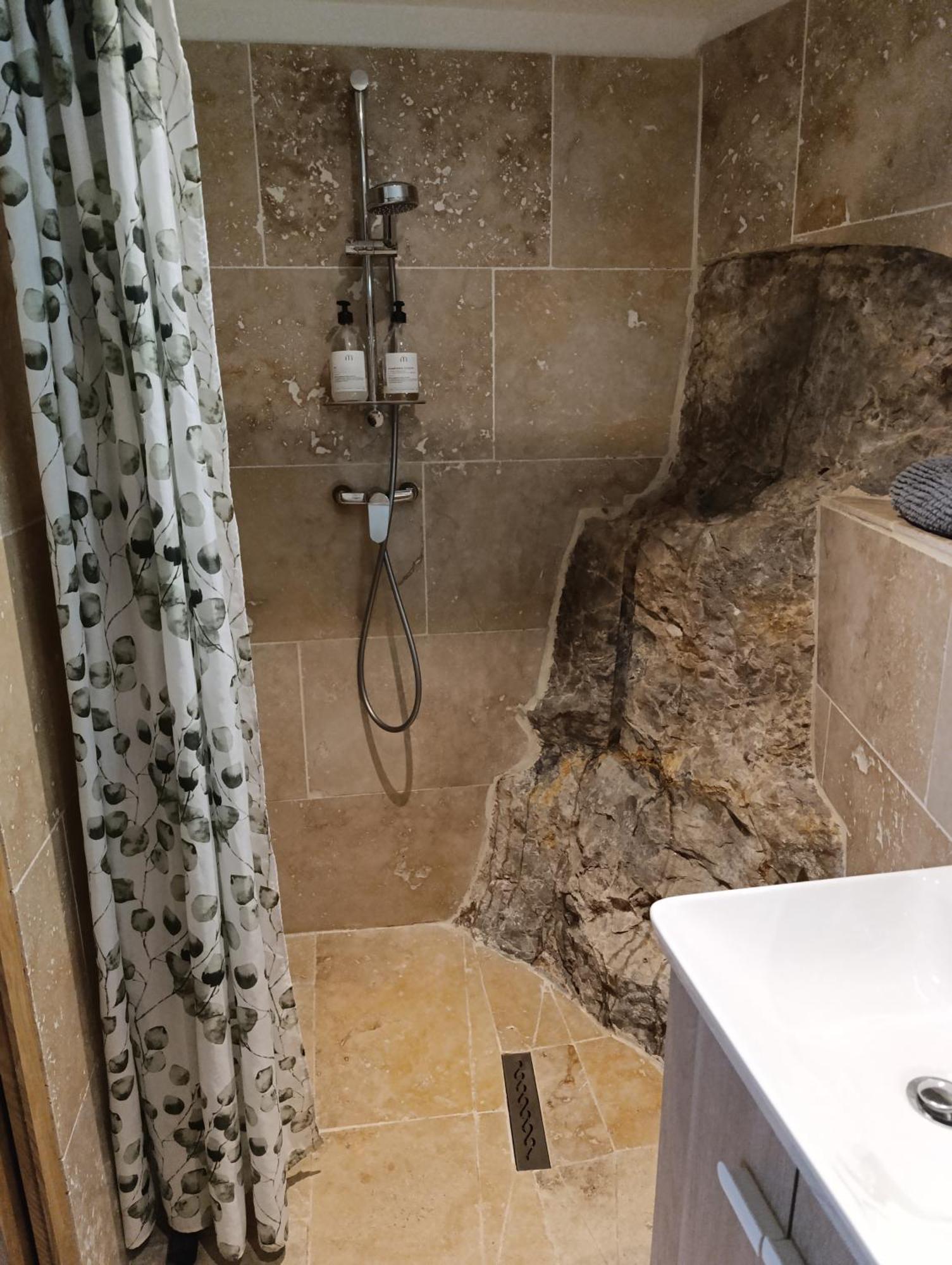 Logement Le Gabian Ampus Exterior foto